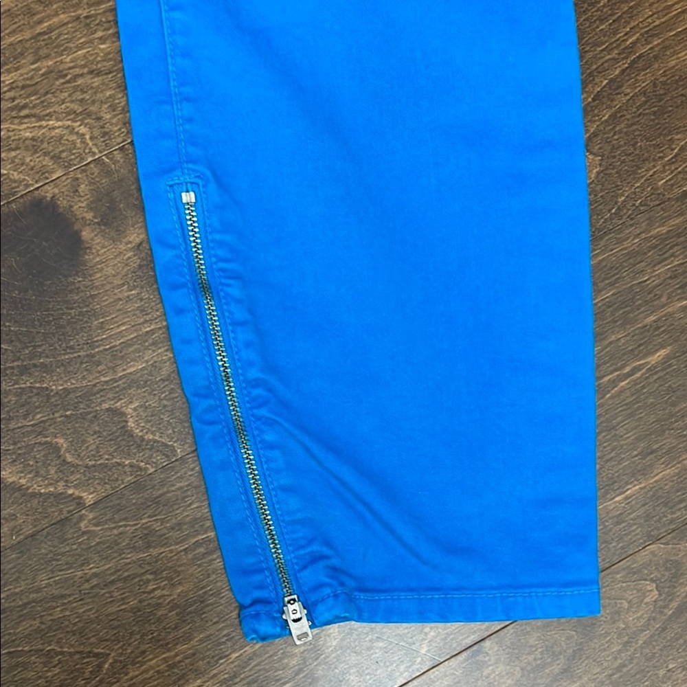 Women’s Legging Jeans with Ankle Zipper Detail - Picture 5 of 10